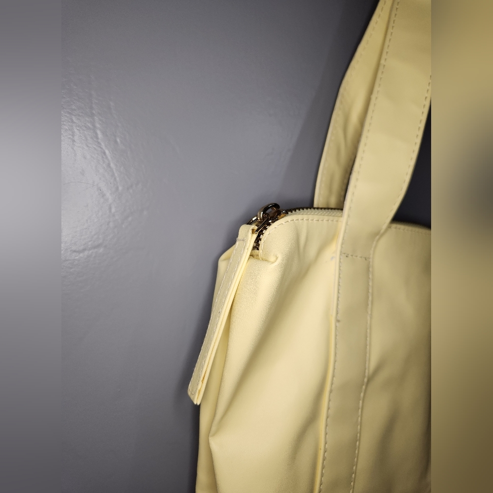 Area Stars Zipper Tote - Picture 3 of 8